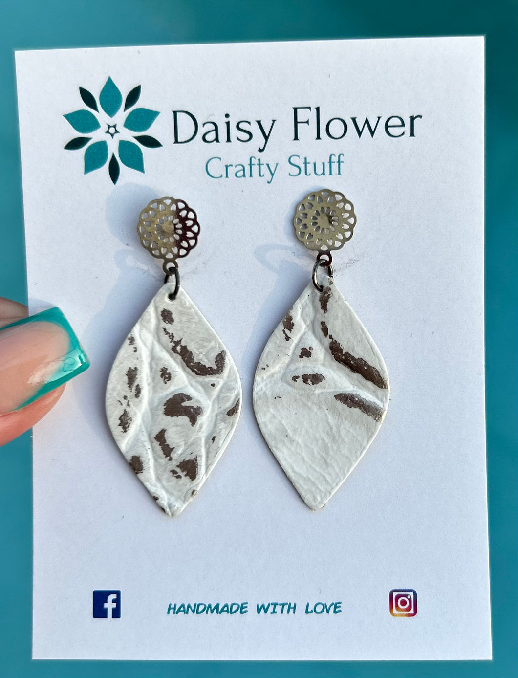 Leather white/silver earrings